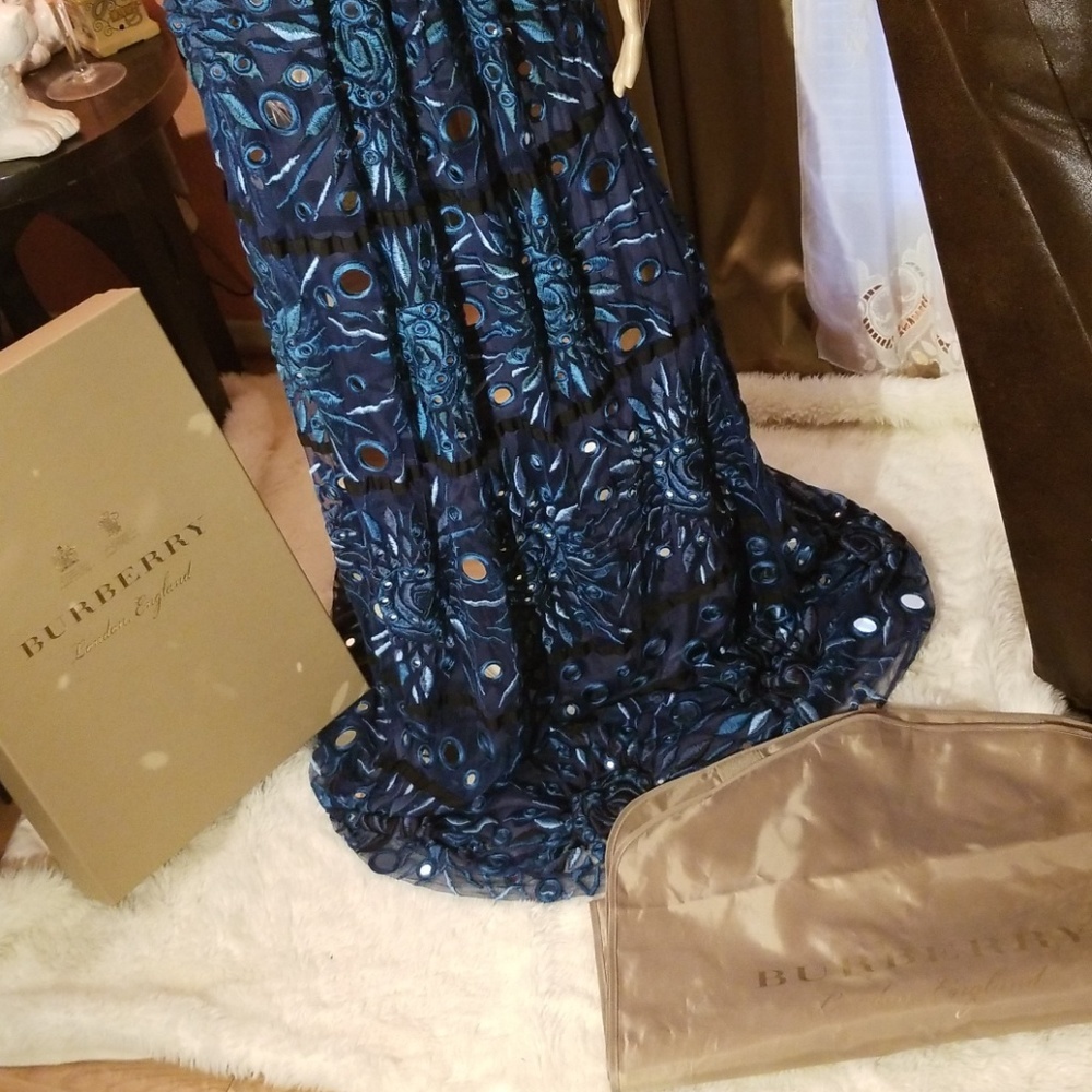 Burberry Runway‎ porsom gown embroidered with mirrors - Picture 3 of 10